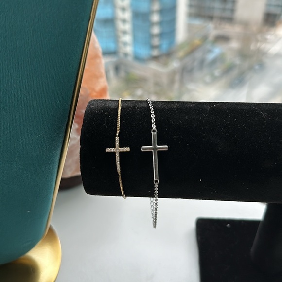 Bundle to get this free choose one - Picture 1 of 8